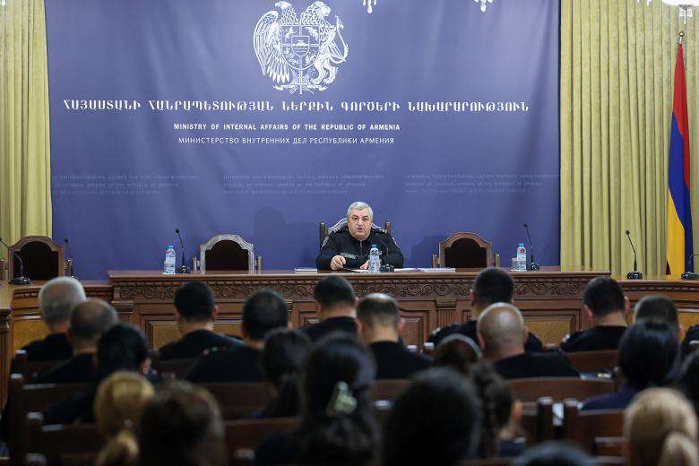 Քննարկվել են քաղաքացիների ահազանգերի օպերատիվ արձագանքման վերաբերյալ հարցեր