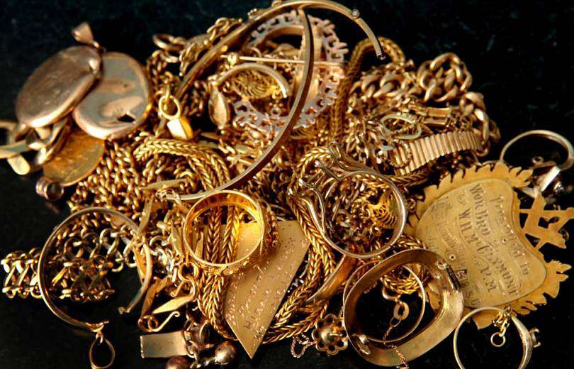 Գողացել էր 12 միլիոն դրամի ոսկյա և ադամանդե զարդեր