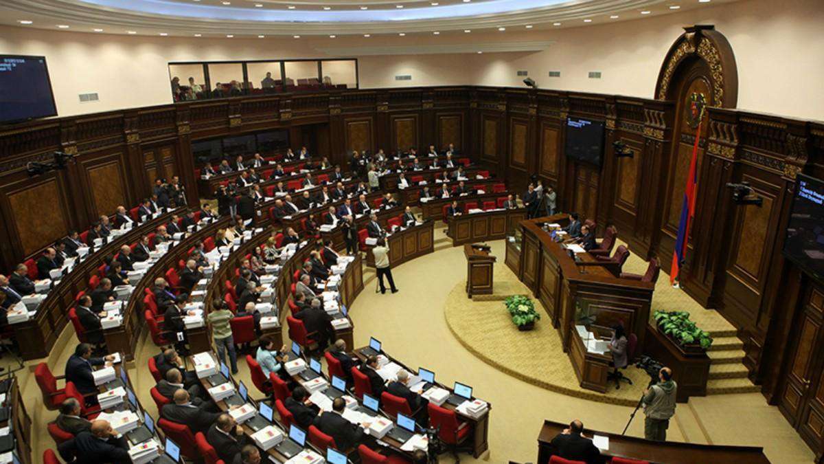 Պատվավոր կոչումները կչեղարկվեն. ԱԺ-ն ընդունեց նախագիծը