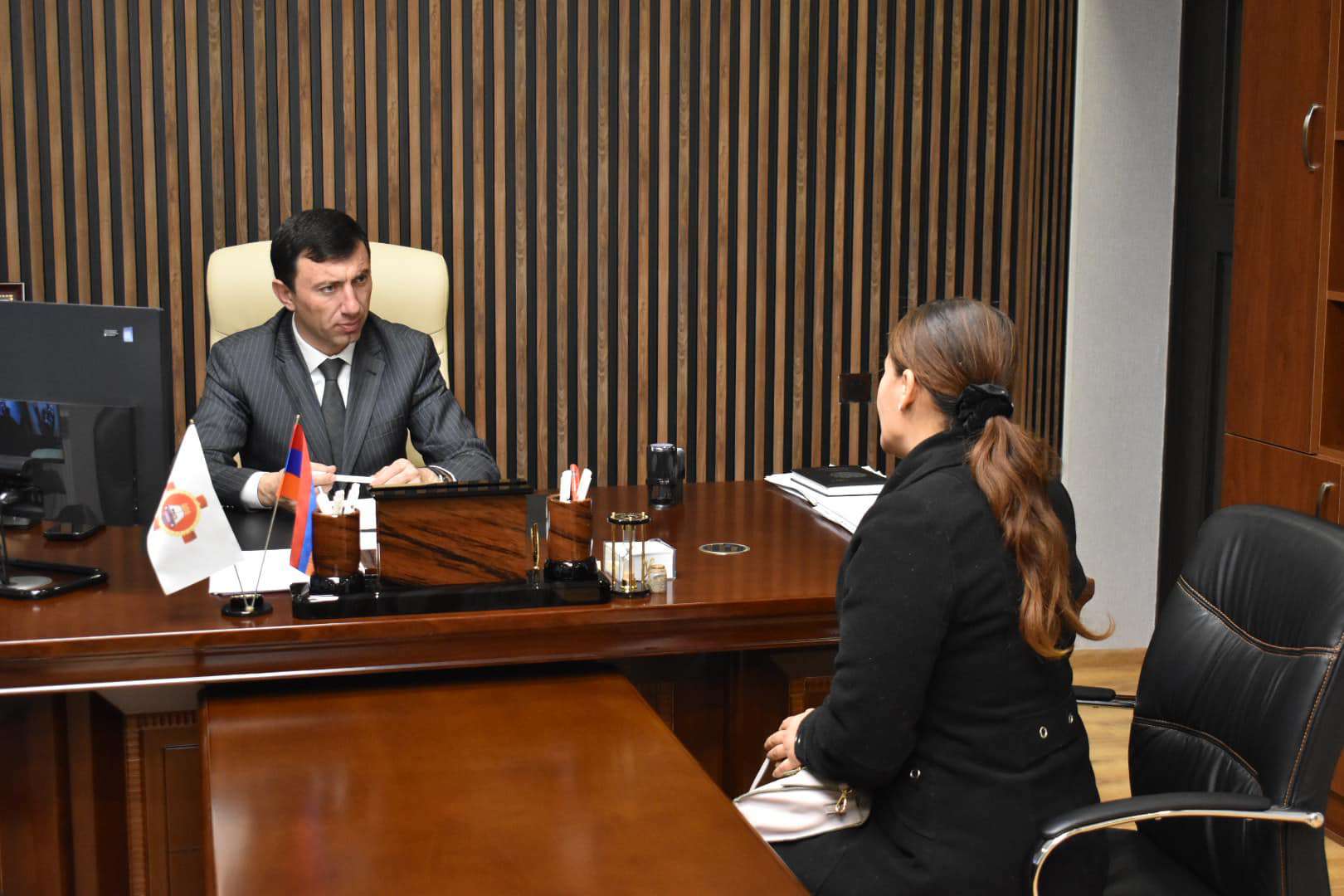 Թալինի համայնքապետն իր ընտանիքի բենզալցակայանից է գնումներ կատարում․ «Հրապարակ»