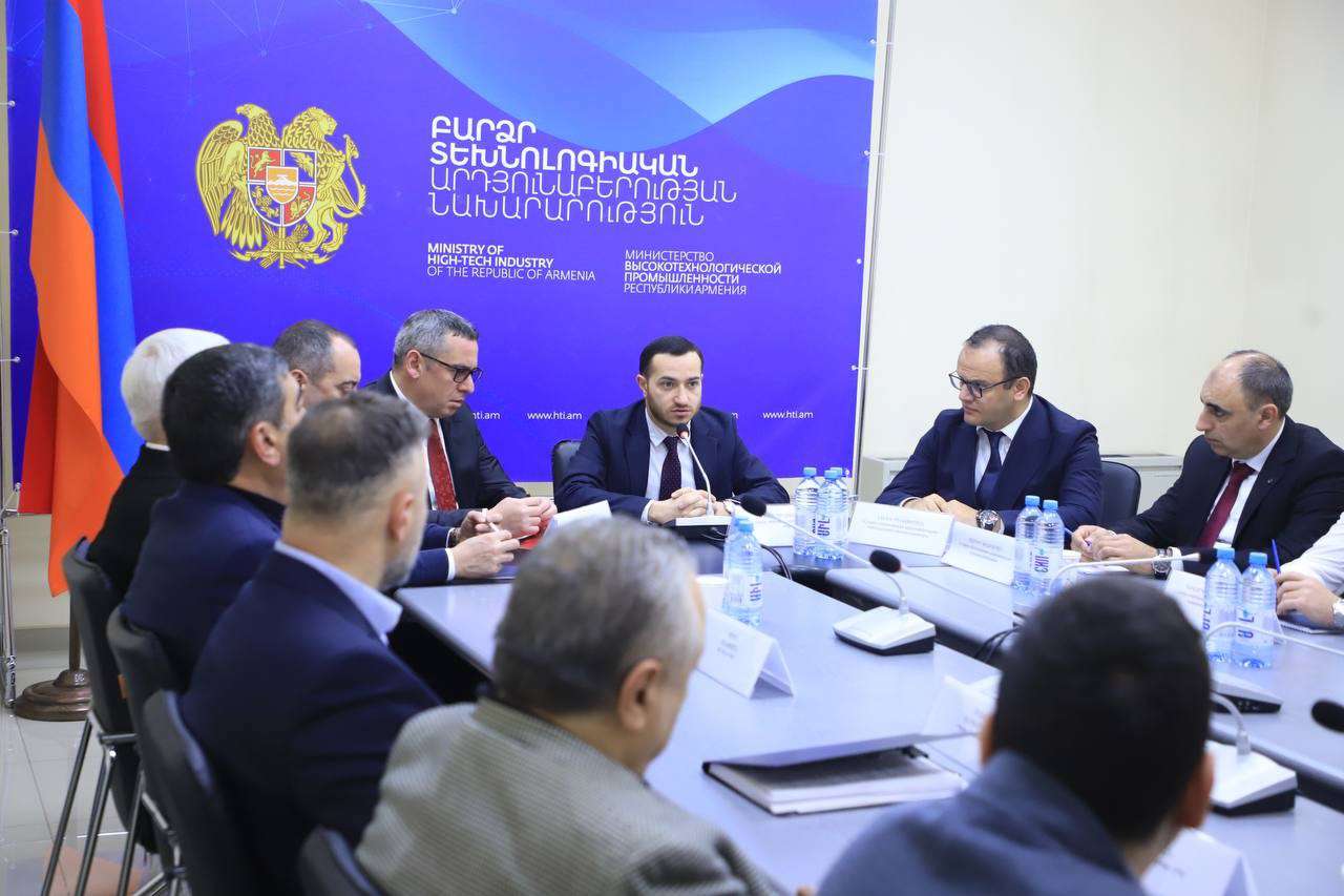 Մխիթար Հայրապետյանը հանդիպել է ռազմարդյունաբերական ընկերությունների ղեկավարների հետ