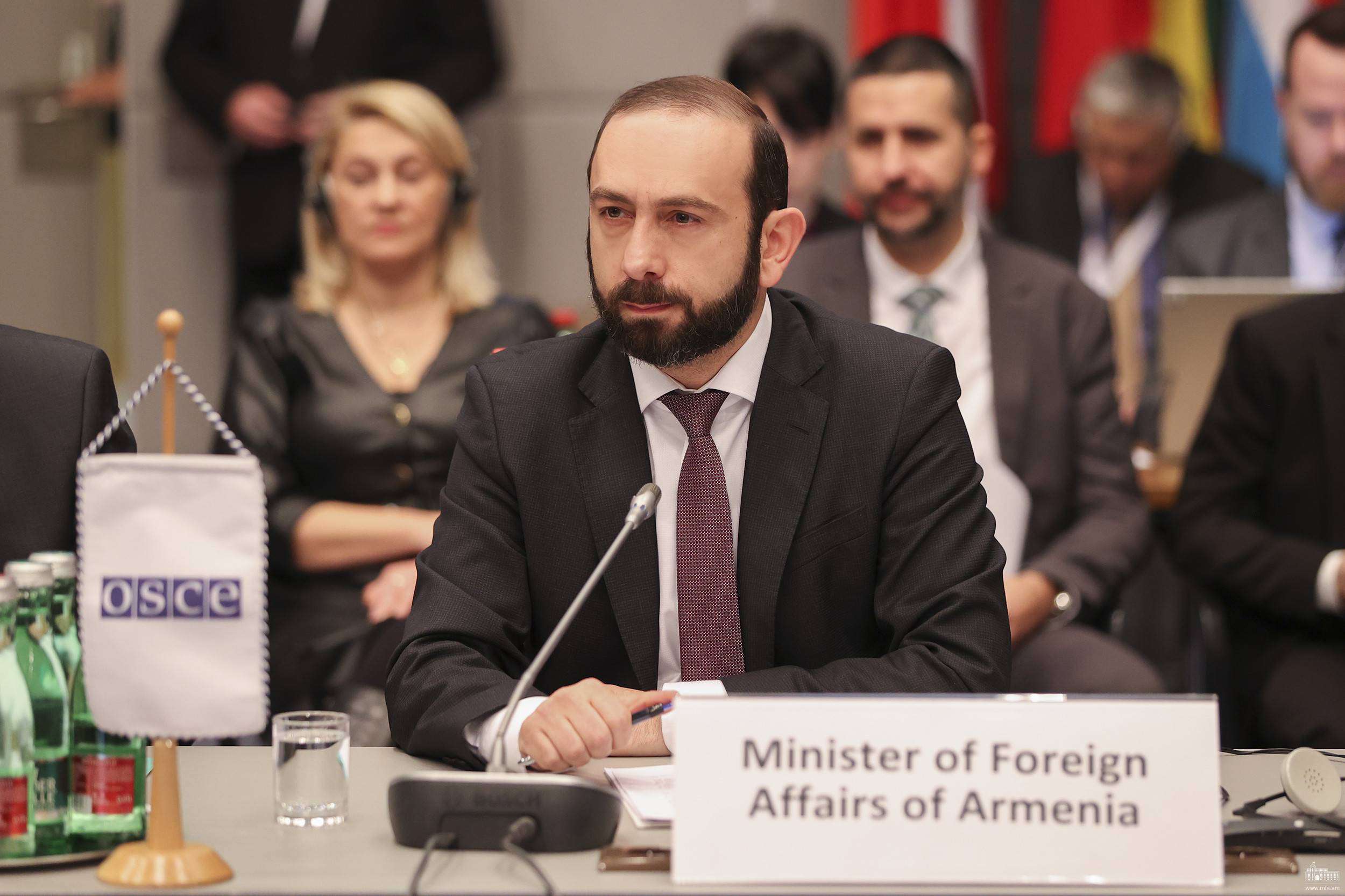 The humanitarian crisis requires the immediate intervention of the international community, Minister of Foreign Affairs