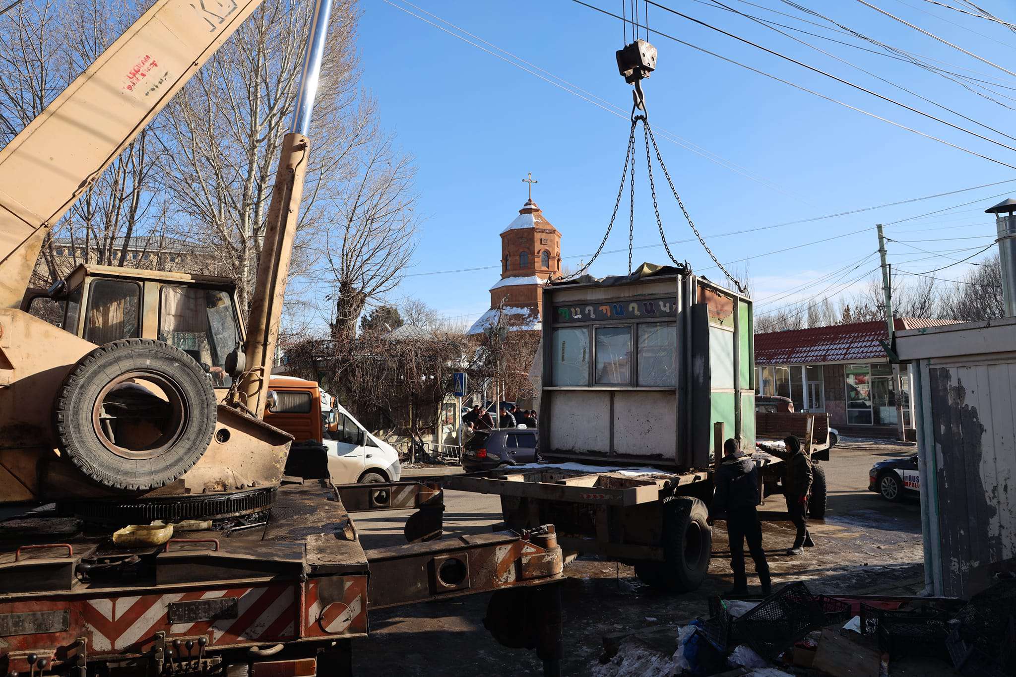 Գյումրիում տաղավար-տնակներ են ապամոնտաժել