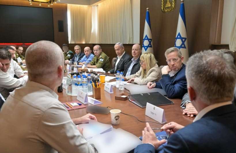 Israel's security minister opposes the ceasefire