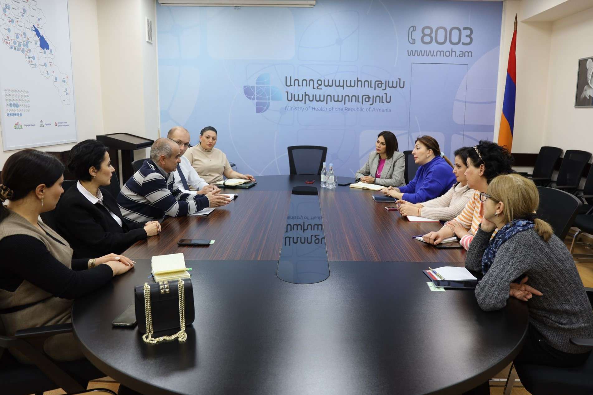 Քննարկել են մարդասիրական օգնությամբ ստացված դեղերի բաշխման հարցը