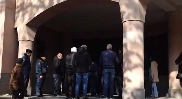 Акция протеста у здания СК