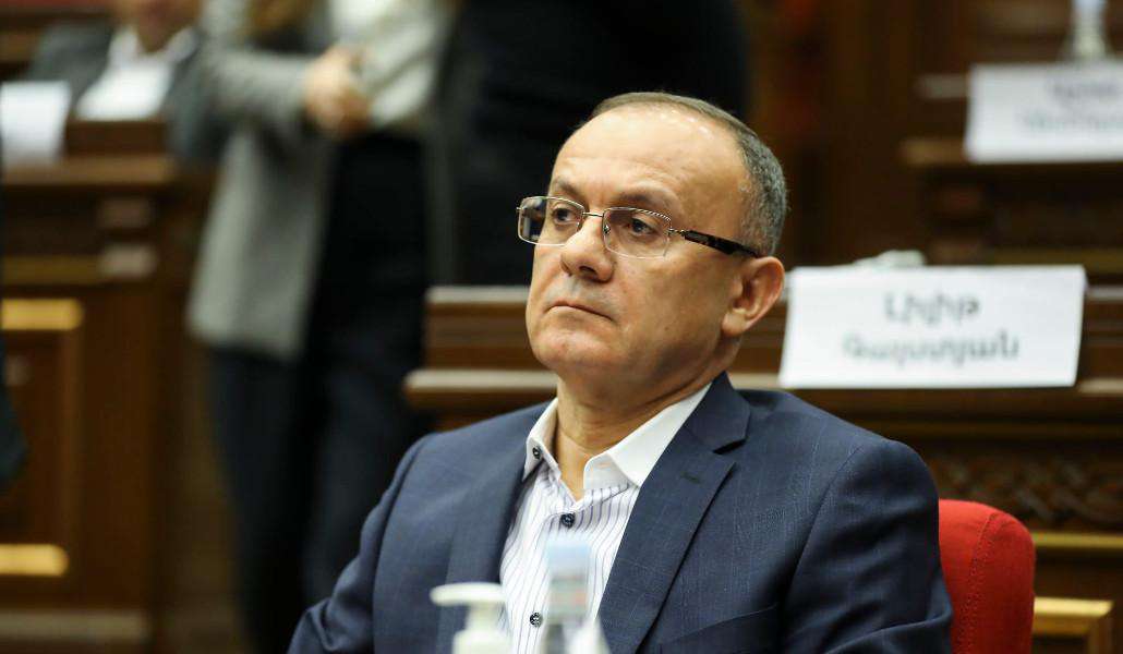 «Այդ կոլեկտիվ էջում ի՞նչ էիք անում, գլո՞ւխ էիք պահում». Օհանյան