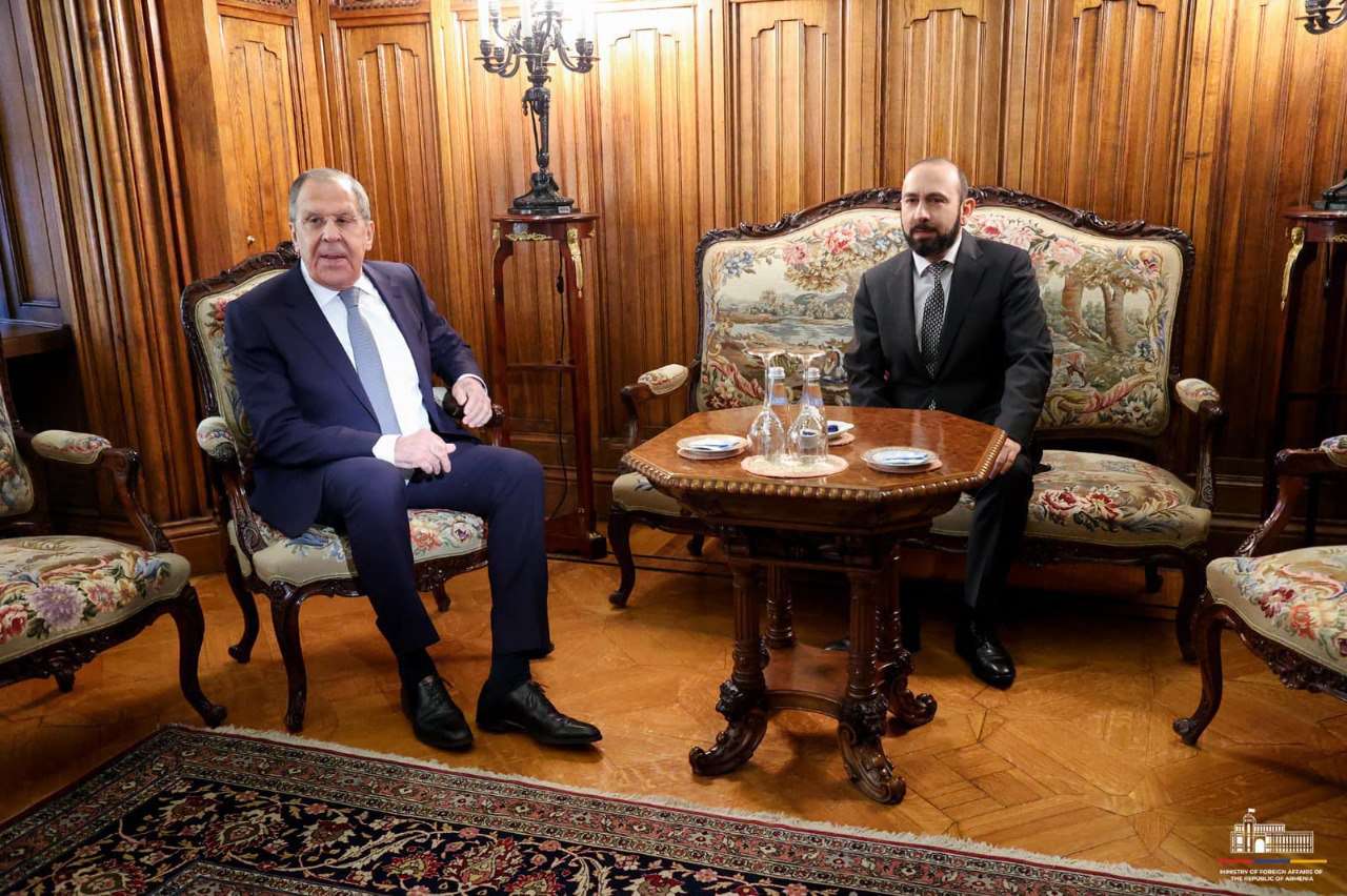 The Mirzoyan-Lavrov match has started
