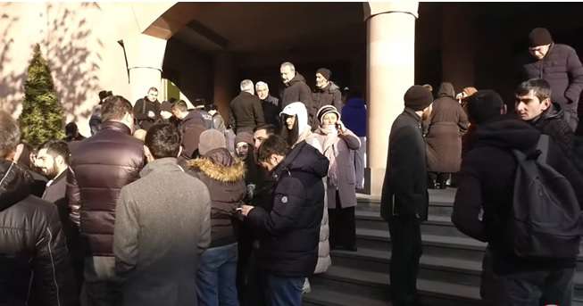 Զոհվածների ծնողները բողոքի ակցիա են կազմակերպել Քննչական կոմիտեի շենքի մոտ