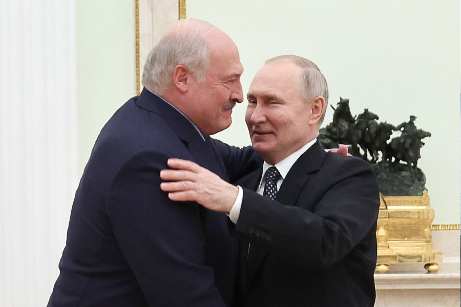 Путин поздравил Лукашенко