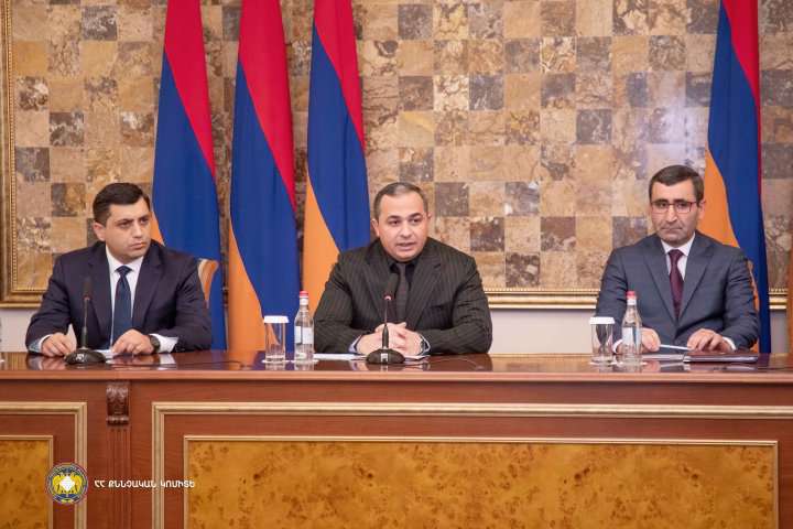 ՔԿ նախագահ Արթուր Պողոսյանը անձնակազմին է ներկայացրել նորանշանակ տեղակալին