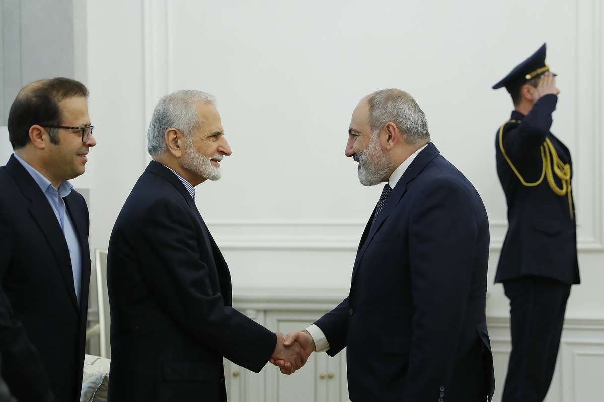 The Prime Minister emphasized the favorable position of the Republic of Iran regarding the "Crossroads of Peace"