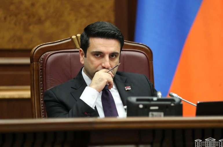 «Ստիպված կլինեն դատարանում ապացուցել այս զառանցանքները». Ալեն Սիմոնյան
