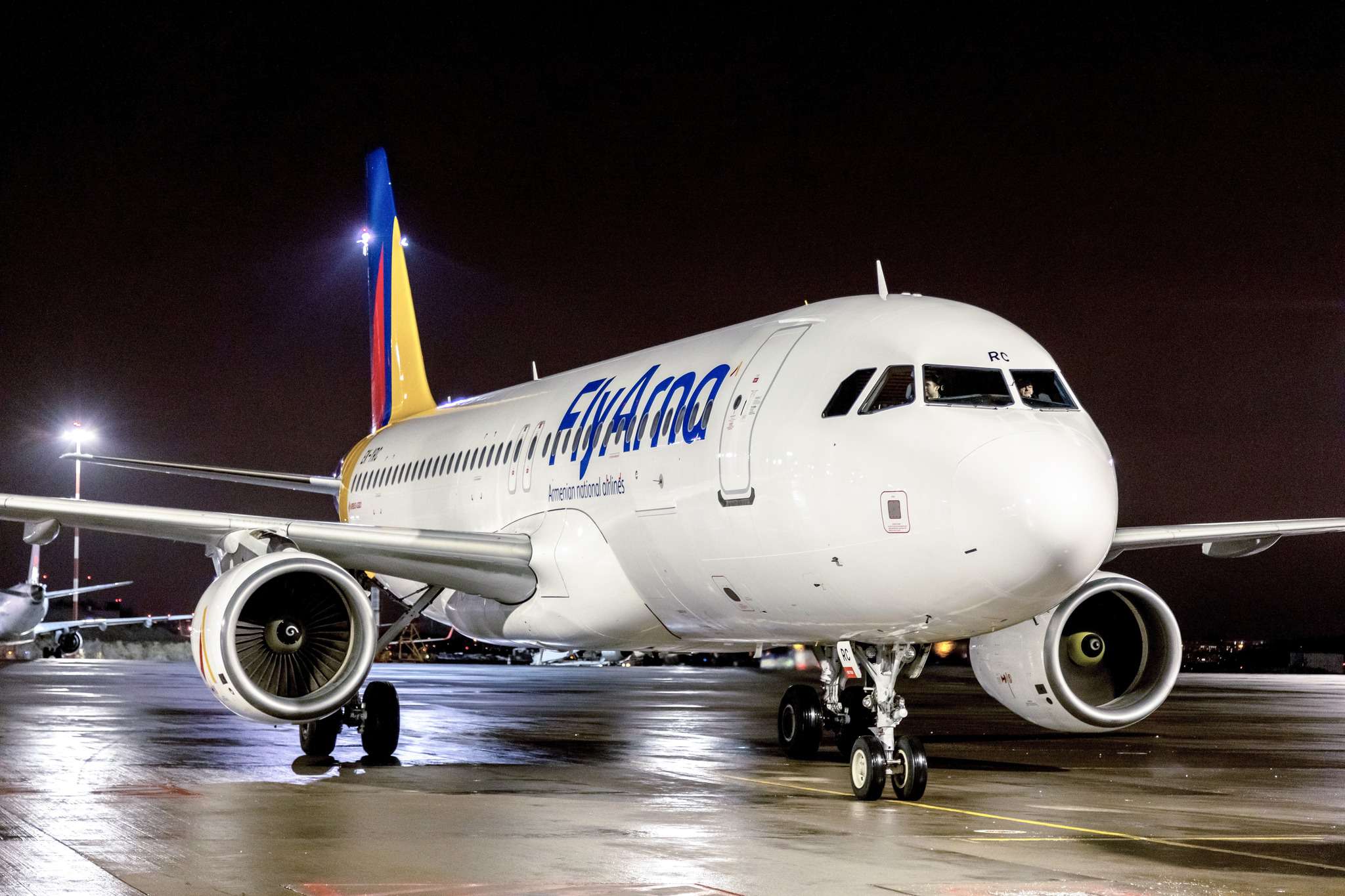 Fly Arna совершила первый рейс из Еревана в Санкт-Петербург (ФОТО)