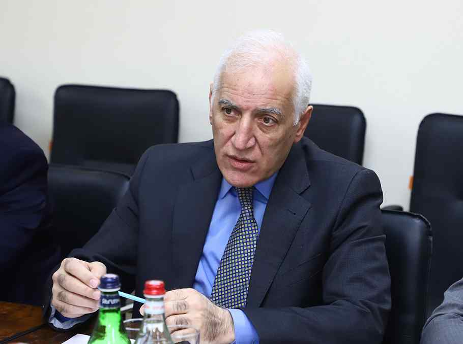 Վահագն Խաչատուրյանը պաշտոնապես առաջադրվեց ՀՀ նախագահի թեկնածու