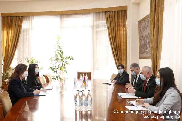 ԱԻ նախարարը հանդիպել է ՅՈՒՆԻՍԵՖԻ ներկայացուցչին