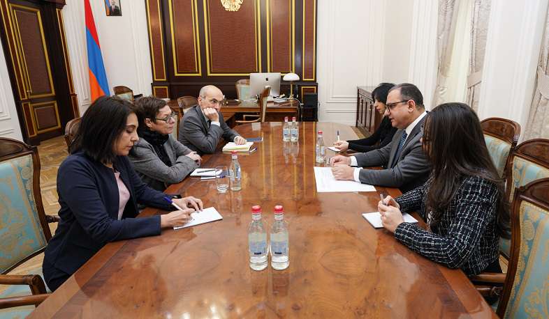 Փոխվարչապետ Խաչատրյանն ու ՀՀ-ում Ֆրանսիայի դեսպանն անդրադարձել են Ղարաբաղում ստեղծված հումանիտար իրավիճակին