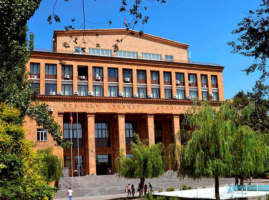 Сегодня в вузах начался учебный процесс
