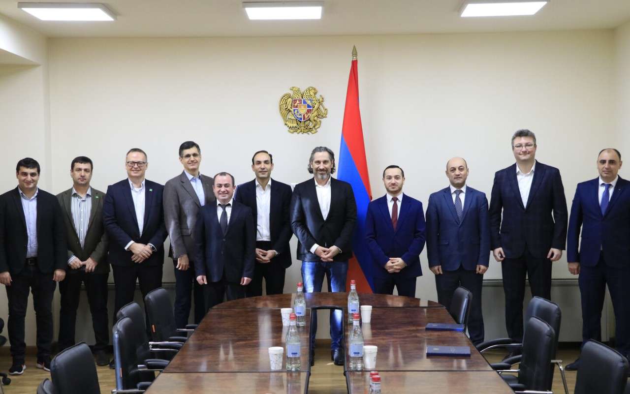 Նախարարն ընդունել է Nokia և Ucom ընկերությունների ներկայացուցիչներին