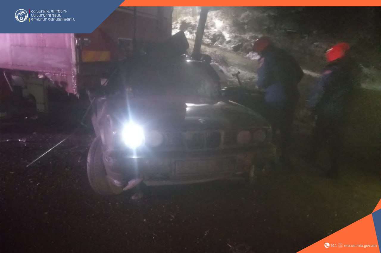 Մեքենան բախվել է բեռնատարին. կան տուժածներ