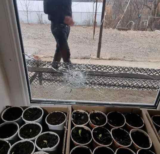 С азербайджанских позиций обстреливают жилые дома