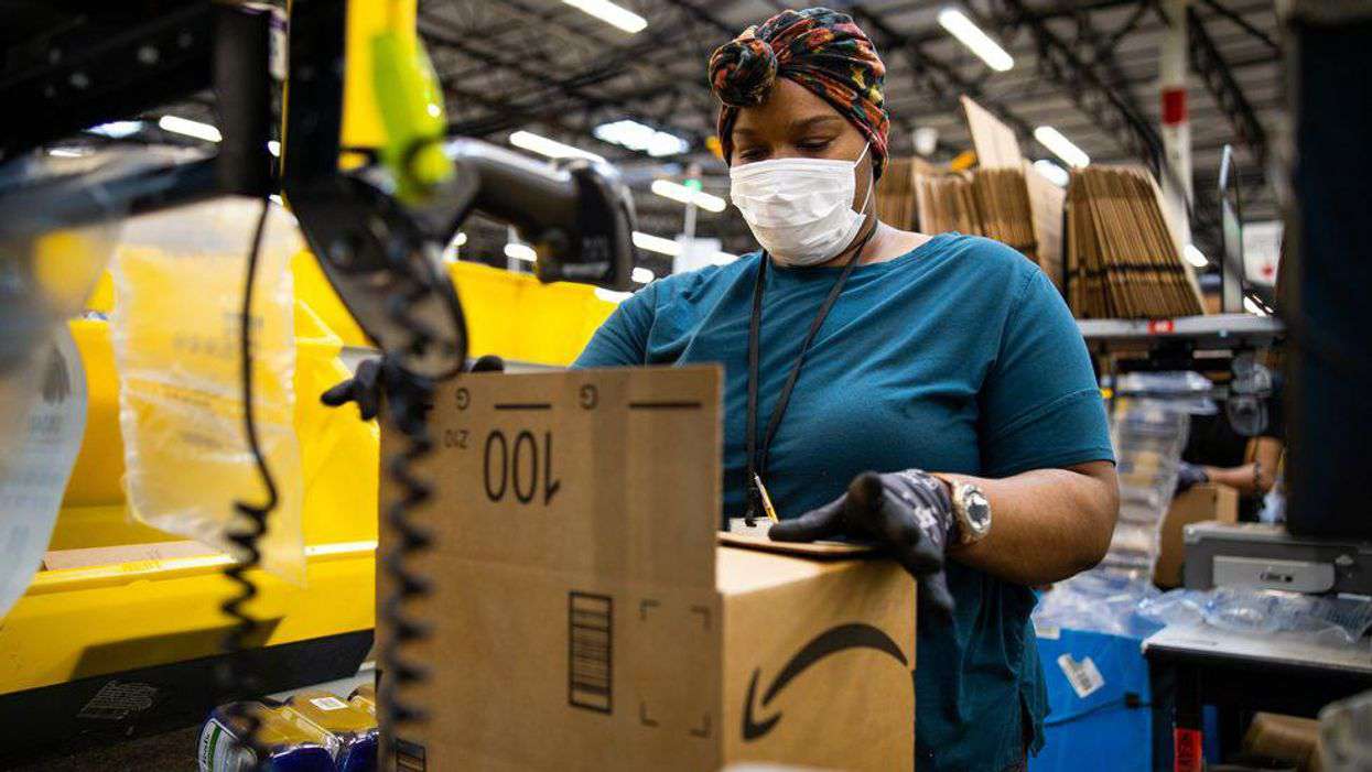 Amazon-ի պատվաստված աշխատակիցները կարող են առանց դիմակի աշխատել