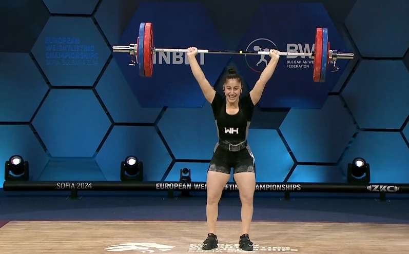 19-летняя Александра Григорян, чемпионка Европы по тяжелой атлетике.