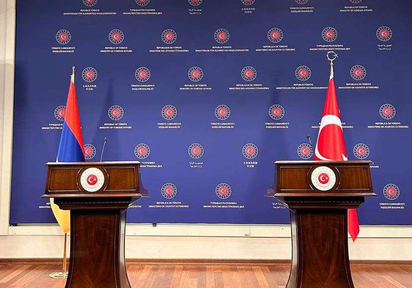 The meeting between Ararat Mirzoyan and Mevlut Cavusoglu started in Ankara (ARMENPRESS)