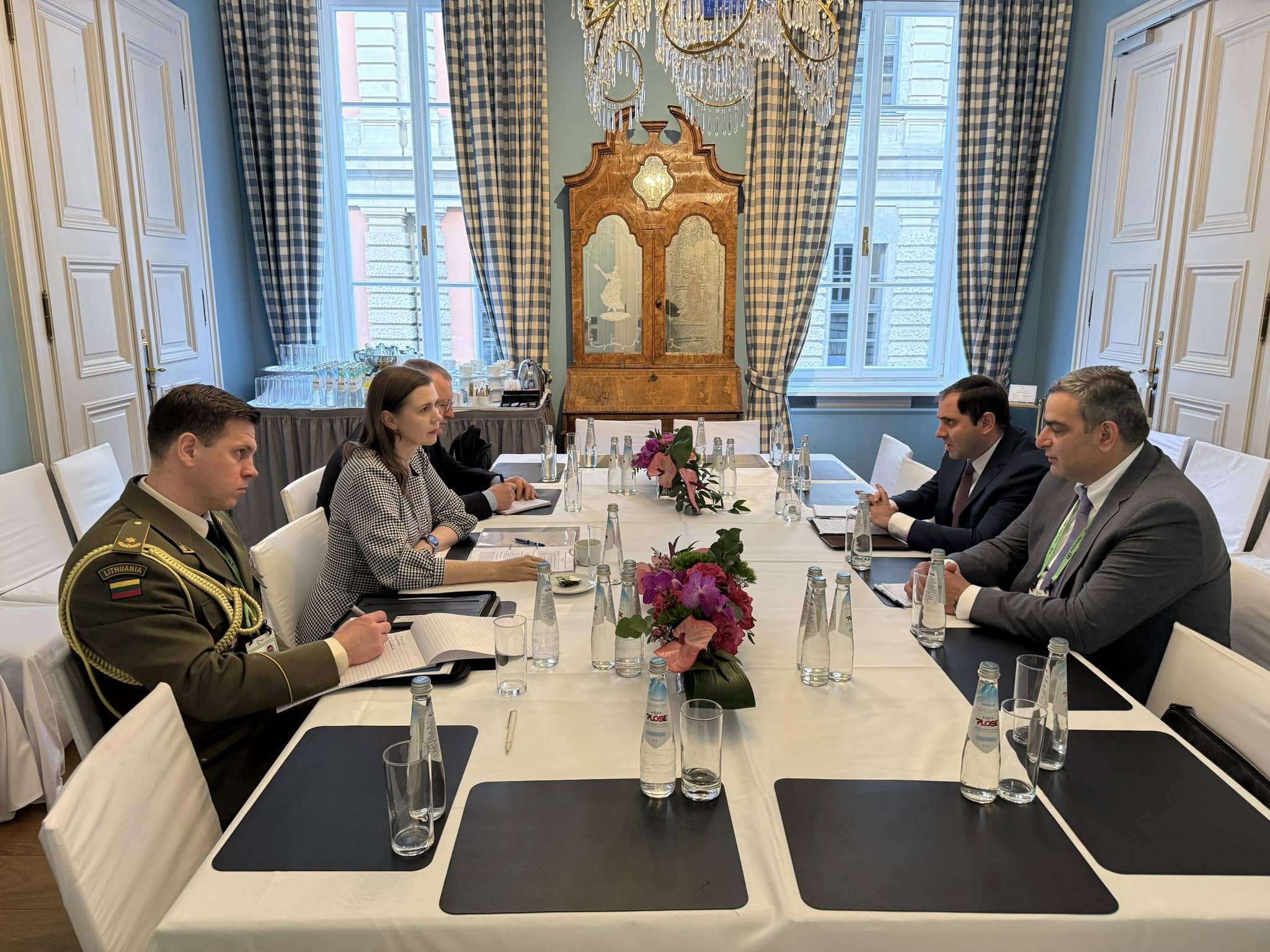 Suren Papikyan met with the Minister of National Defense of Lithuania