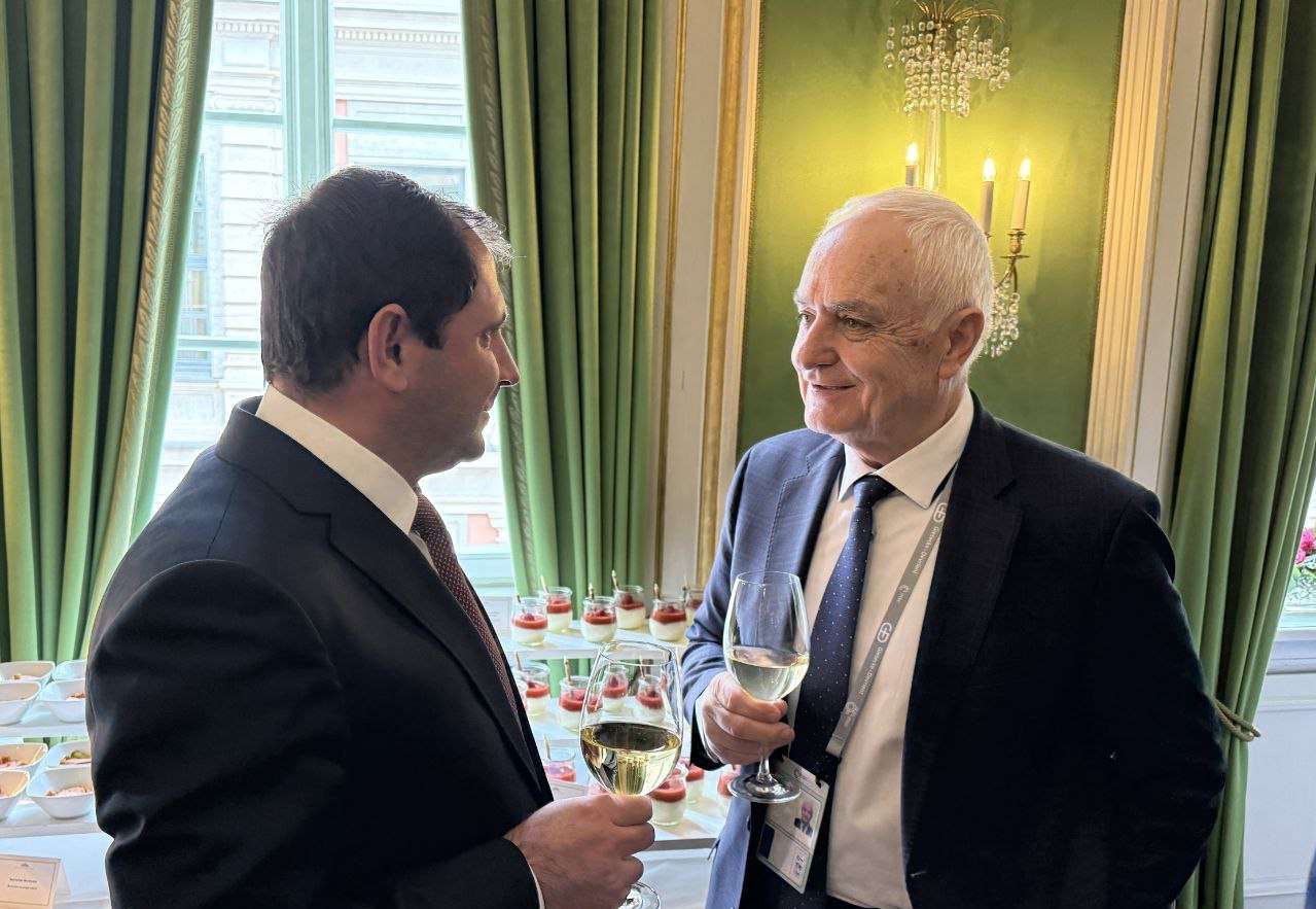 Papikyan attended an official dinner in Munich