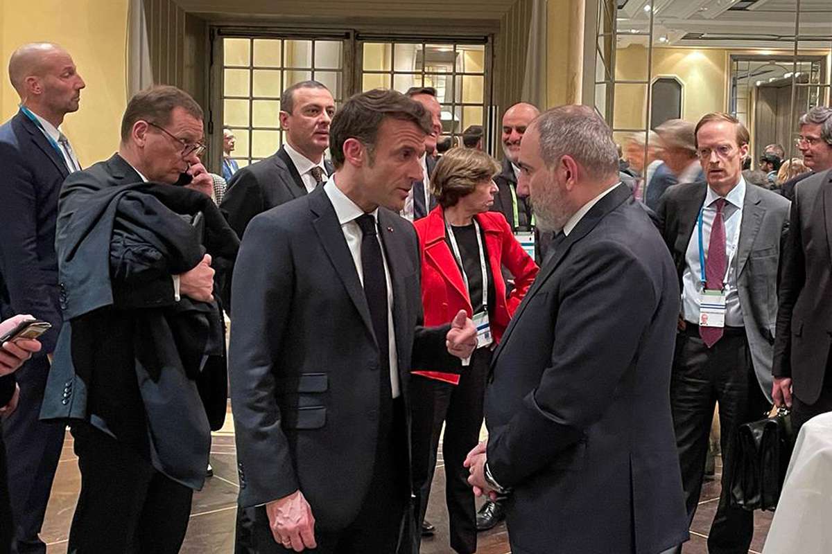 Pashinyan and Macron had a short conversation