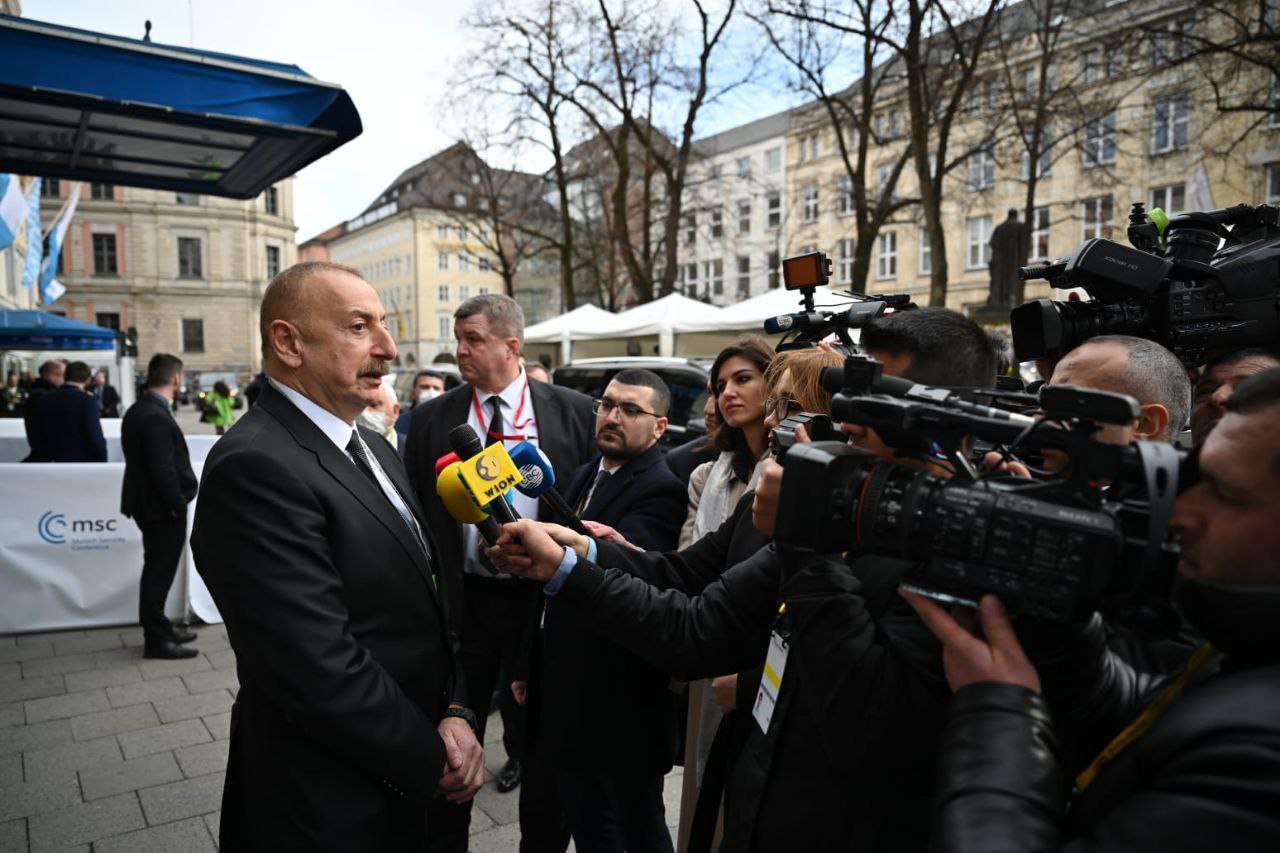 «Мы предложили установить контрольно-пропускной пункт на армяно-азербайджанской границе». Алиев