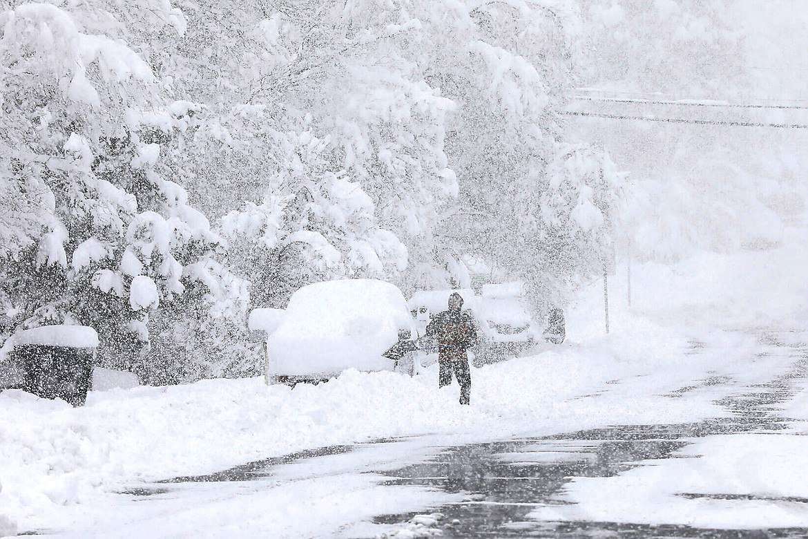 Heavy snow and blizzard expected