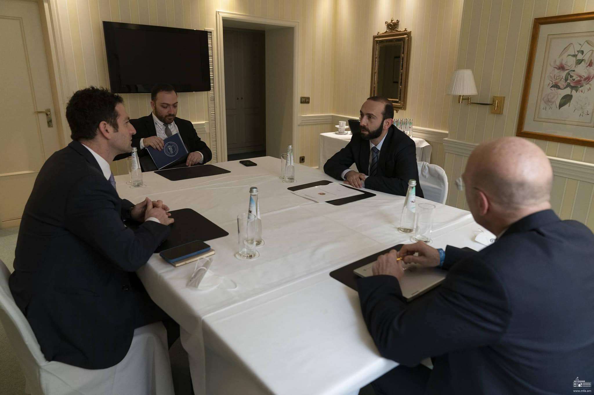 Министр иностранных дел РА и директор Jigsaw Google обсудили перспективы дальнейшего сотрудничества