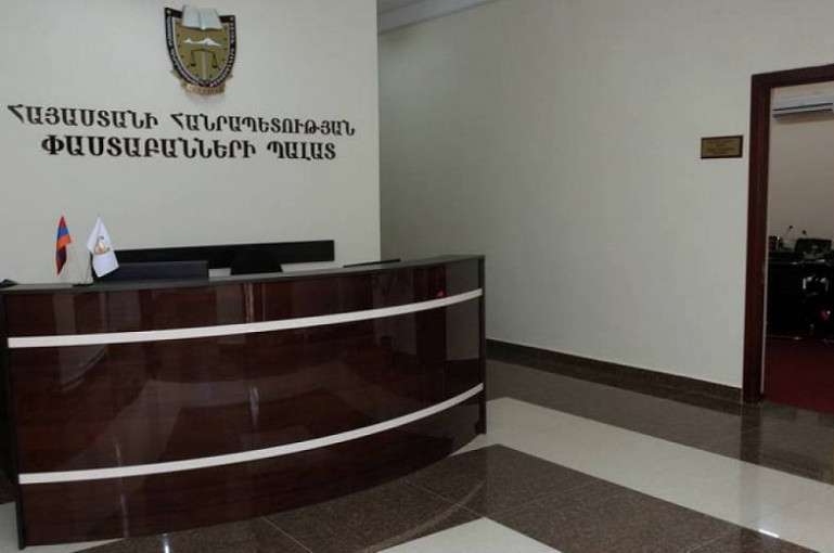 Փաստաբանների ծեծի միջադեպի մասնակից ոստիկաններն ազատվել են աշխատանքից
