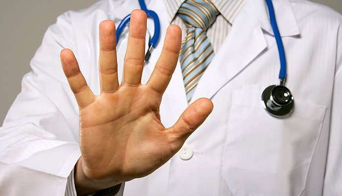 Մոխրամանով հարվածել է հորը բուժօգնություն ցուցաբերող բուժակի դեմքին