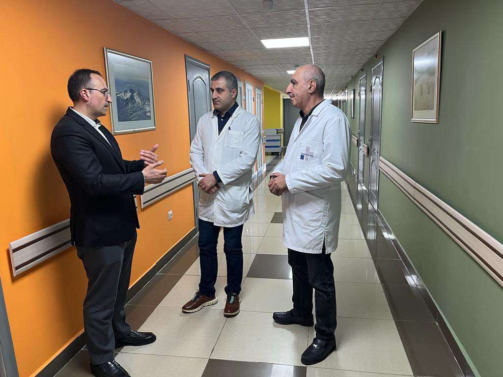 Արսեն Թորոսյանը Գյումրի բկ-ում հետաքրքրվել է գլխուղեղի կաթվածի բուժման պետական ծրագիրի ընթացքով