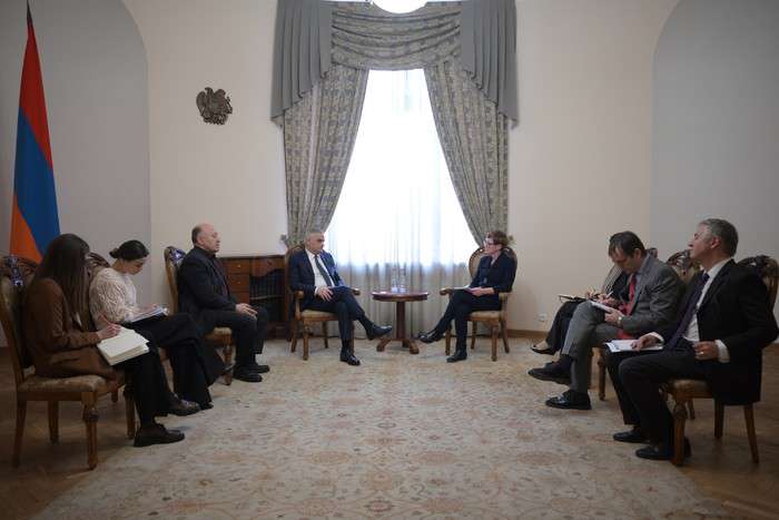 Քննարկել են ԱԶԲ մասնակցությունը ենթակառուցվածքային ծրագրերում