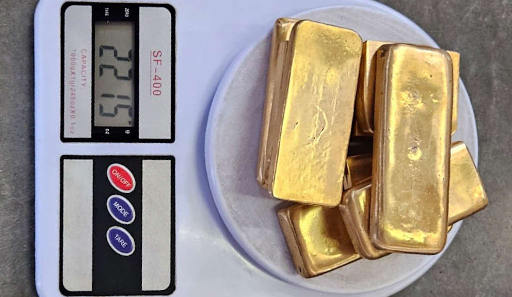 Դեպի Վրաստան ուղևորվող մեքենայի մեջ 2.2 կգ ոսկե ձուլակտորներ են հայտնաբերվել