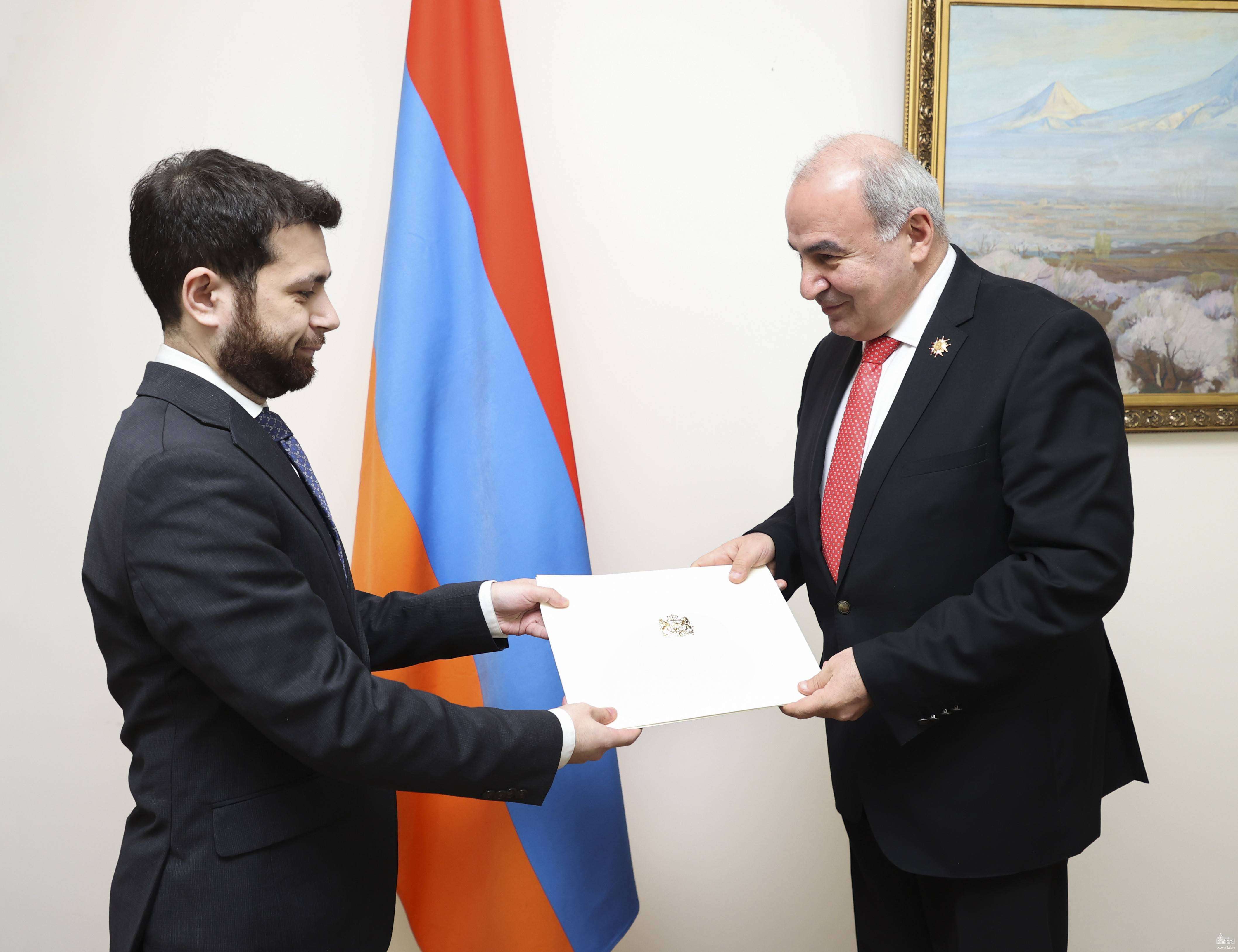 Վրաստանի դեսպանն իր հավատարմագրերի պատճենն է հանձնել ԱԳ փոխնախարարին