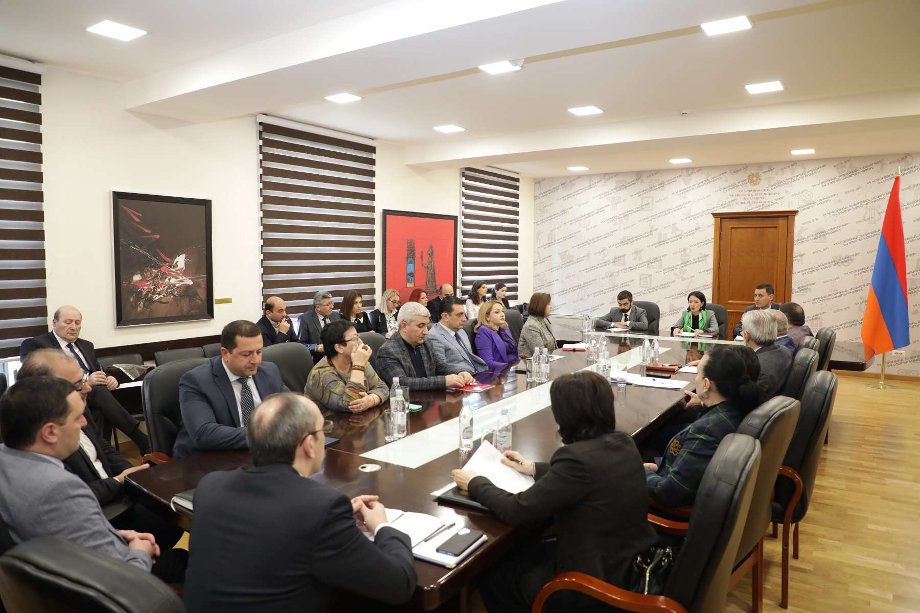 ԿԳՄՍ նախարարն հանդիպել է ՀՀ պետական բուհերի ռեկտորների հետ