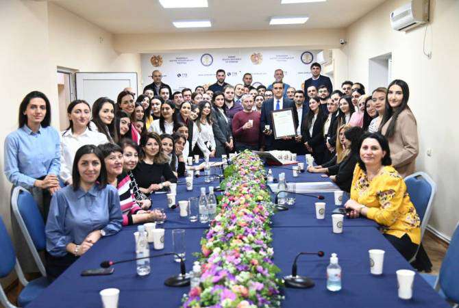 Омбудсмен Арман Татоян попрощался с коллегами