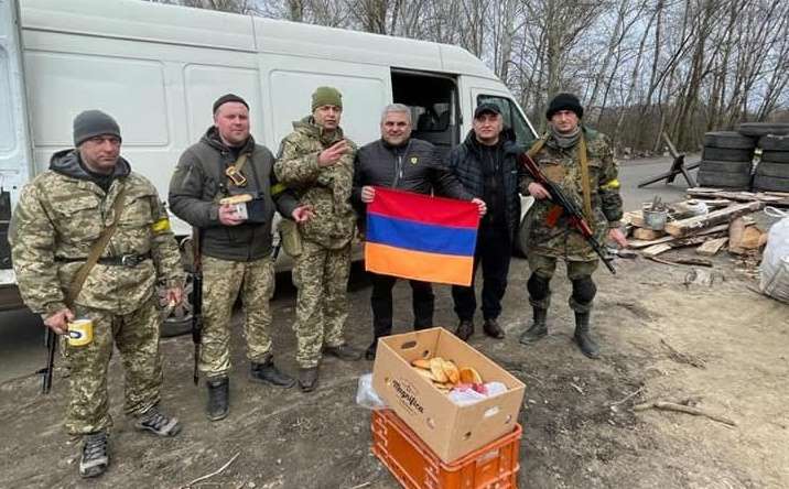 Армяне со всех концов Украины помогают продуктами жителям страны (ФОТО, ВИДЕО)