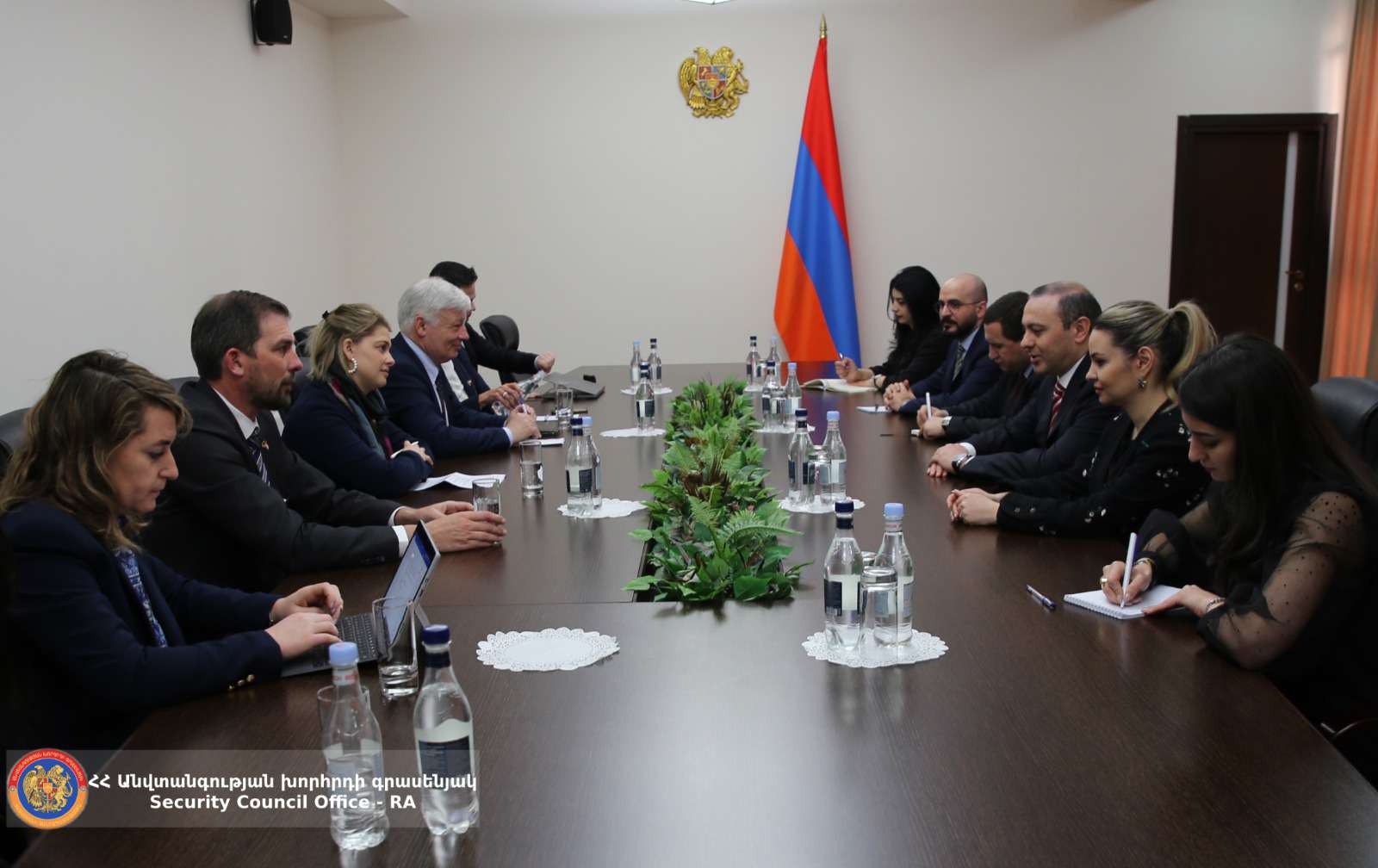 The willingness of Luxembourg to contribute to the establishment of peace in the region was emphasized