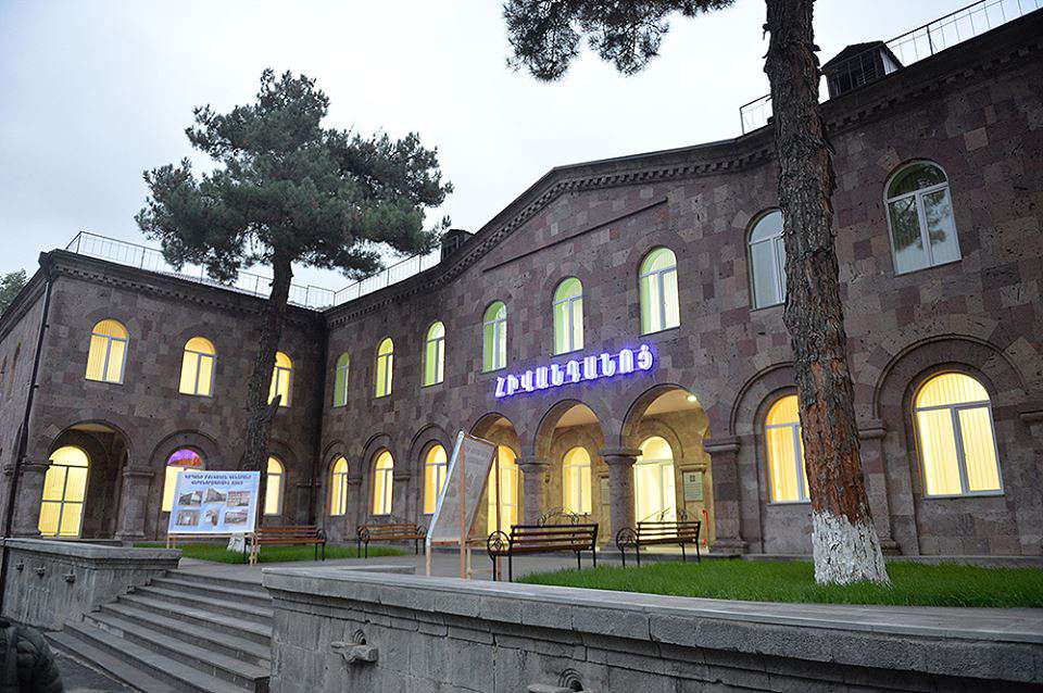 Կապանում հիվանդի հարազատները հարվածել են բժշկին և շտապօգնության մեքենայի վարորդին