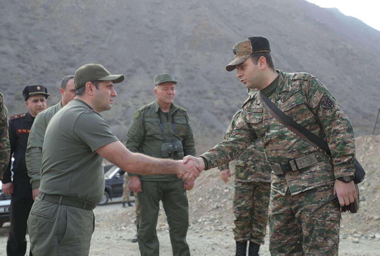 «ԶՈւ անձնակազմի համազգեստի տարբերանշաններում ազգային տարրեր կլինեն»․ Պապիկյան