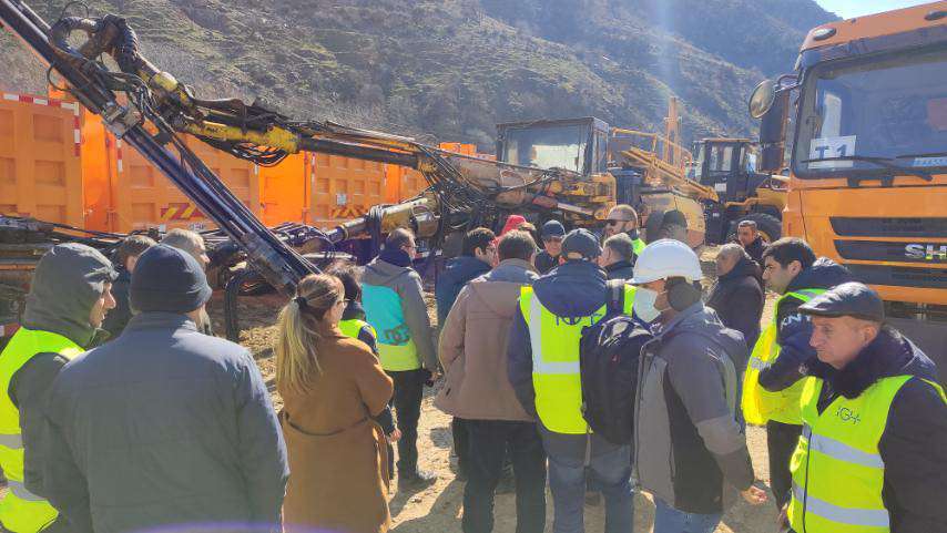 Քաջարան-Ագարակ հատվածում այս պահին կատարվում են մոբիլիզացիոն և շինարարության նախապատրաստական աշխատանքներ