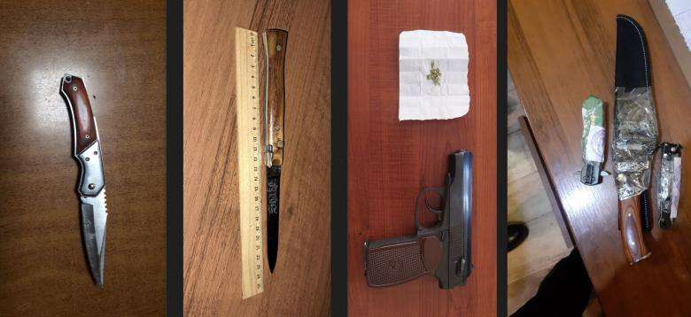 Հայտնաբերվել են ատրճանակ, սառը զենքեր, թմրանյութ