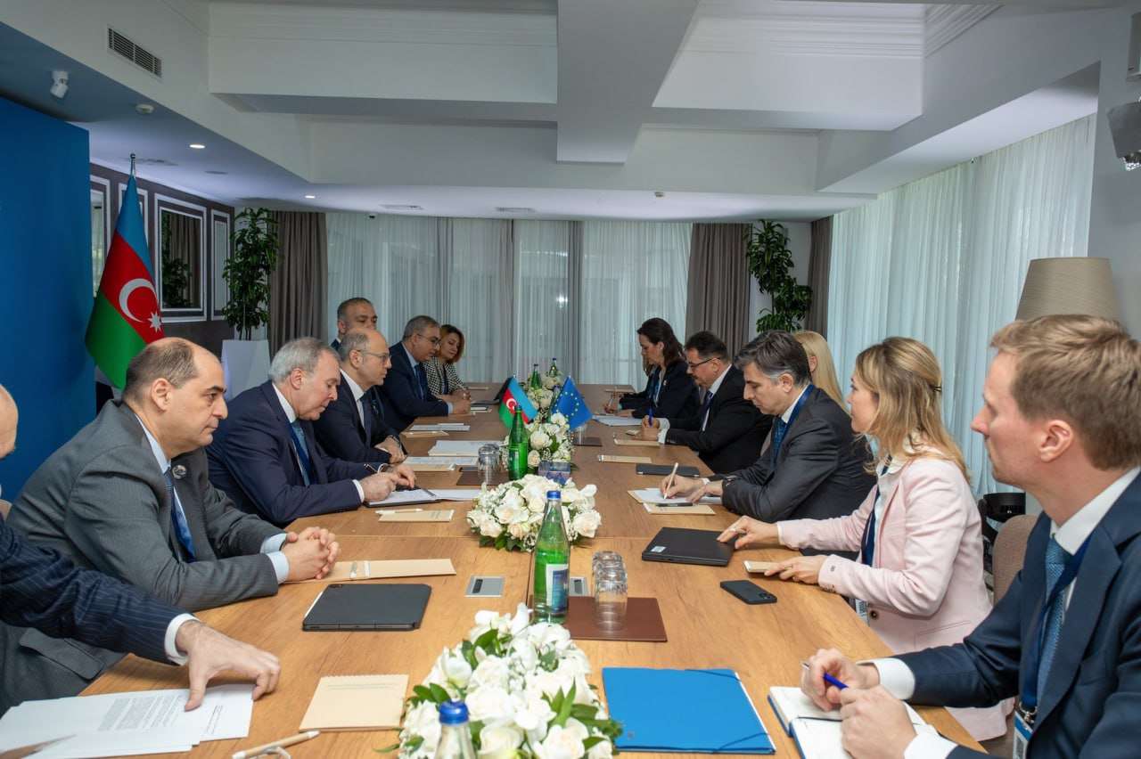 Georgia, Azerbaijan, Hungary, and Romania will build electric cables across the Black Sea.