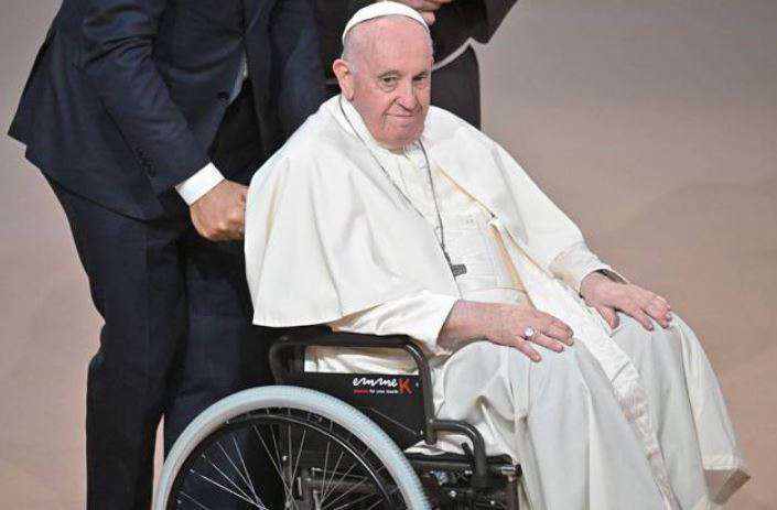 The Pope's health has deteriorated again